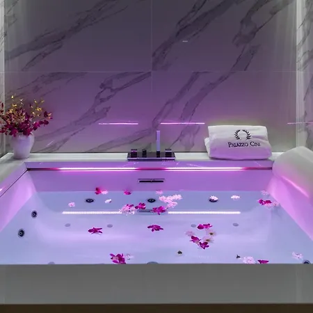 Palazzo Cini Luxury In 3* ピサ