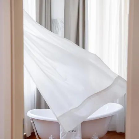 ベッド・アンド・ブレックファスト Palazzo Cini Luxury In 3*